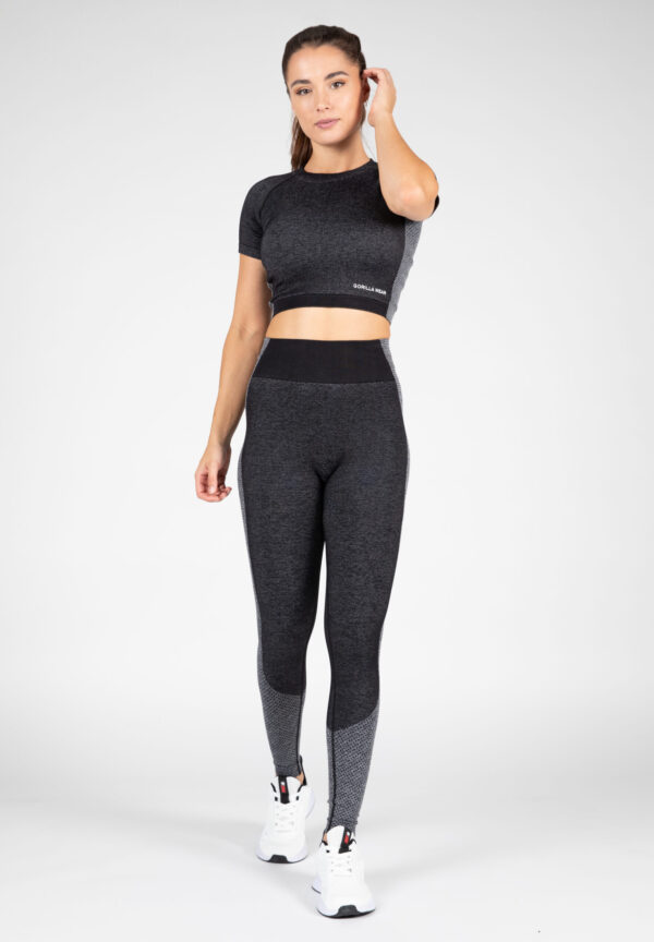 SELAH SEMALESS CROP TOP - BLACK - Image 3