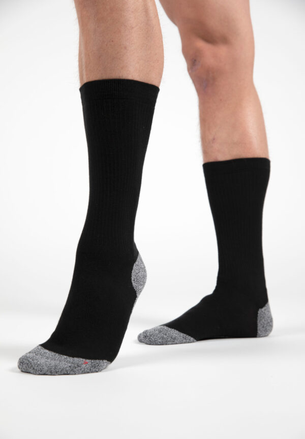 PERFORMANCE CREW SOCKS - BLACK - Image 2